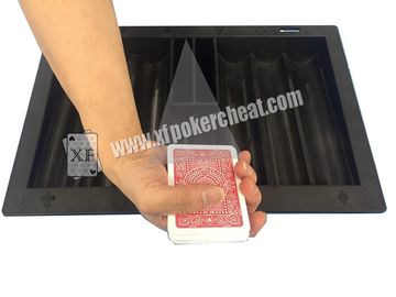 Διαβασμένη αόρατη παίζοντας υποστήριξη χεριών καρτών δίσκων τσιπ κάμερα στο παιχνίδι του Τέξας Holdem
